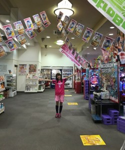 中島遥さん通路中央